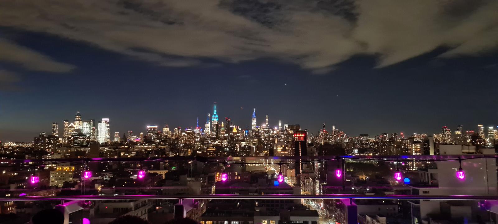 Blick_Rooftop-Bar_Bowery_Hotel © Sabine Schwarz