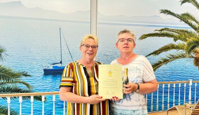 Meine langjährige Mitarbeiterin, Frau Constanze Leuschner, wird mein Reisebüro <br> zum 30. September 2025 verlassen. Ich danke ihr herzlich für viele Jahre vertrauensvolle Zusammenarbeit und die engagierte Betreuung meiner Kunden.