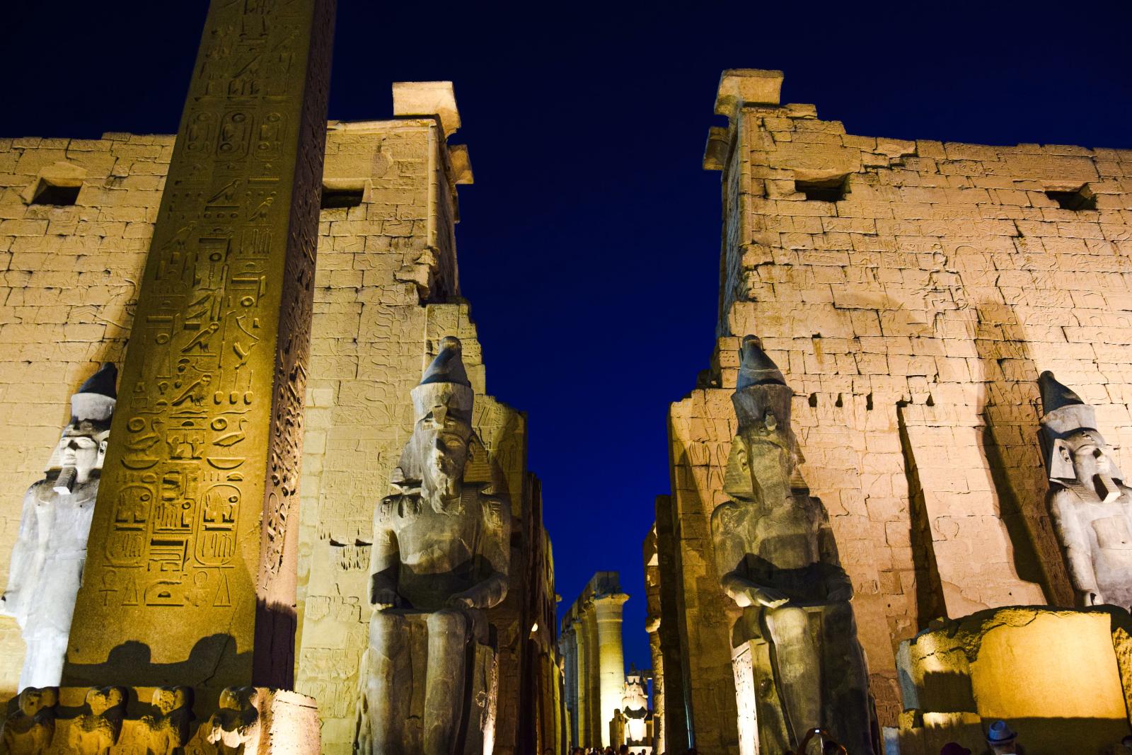 Luxor-Tempel bei Abendlicht
