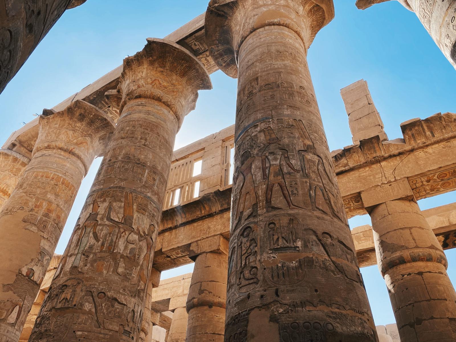  Säulenhalle im Karnak-Tempel in Luxor