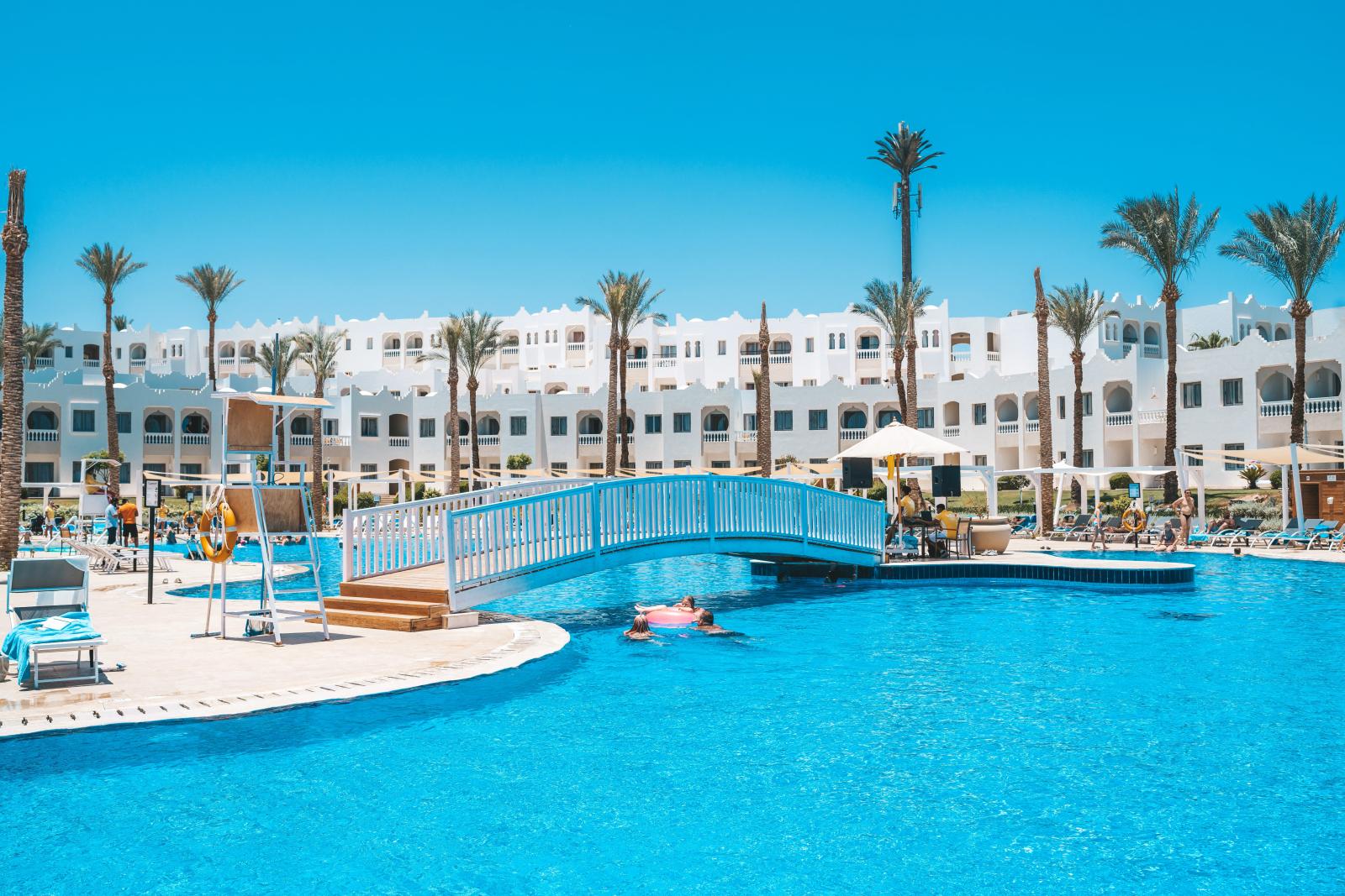 All-Inclusive-Hotel mit Pool am Roten Meer in Ägypten