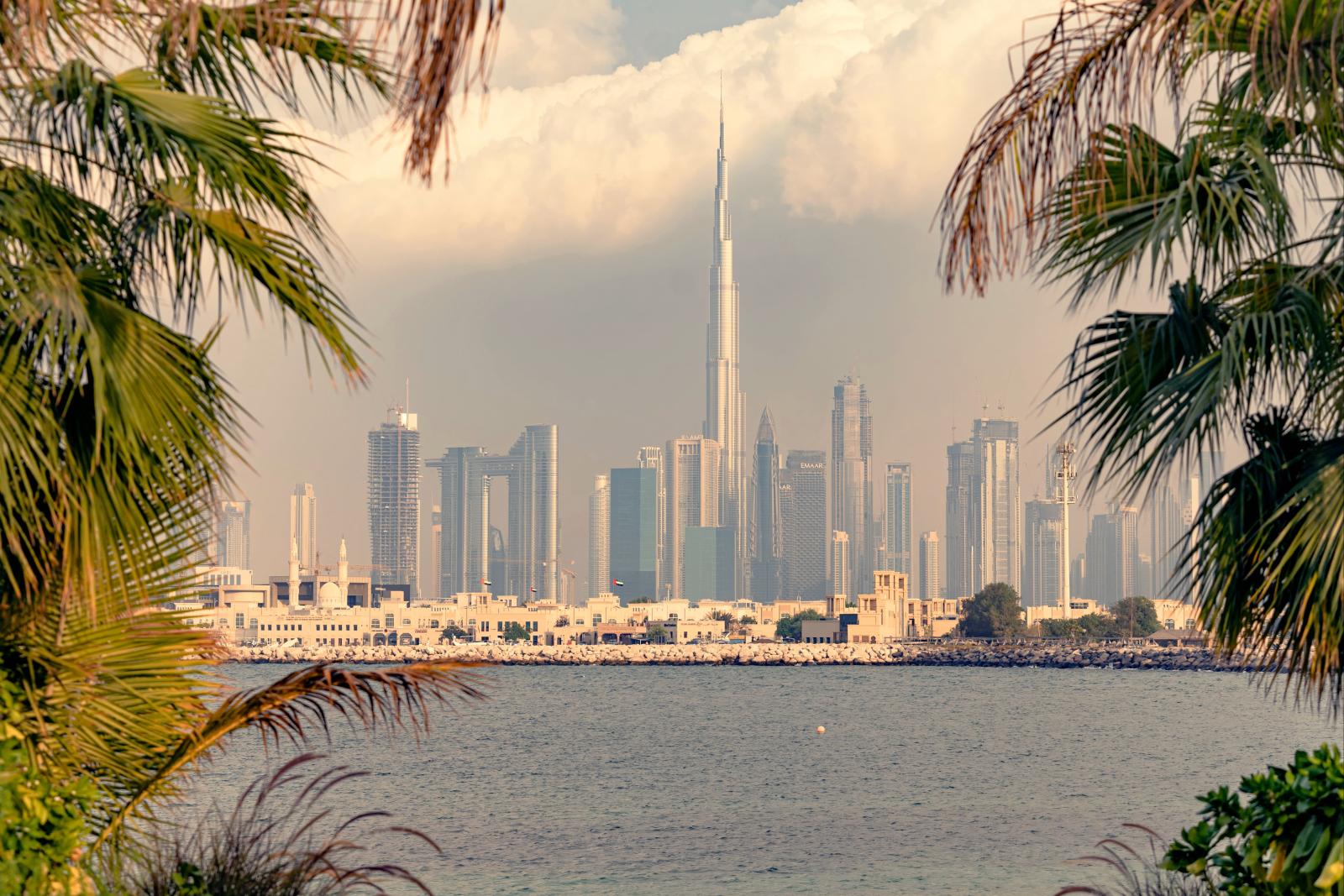 Dubai Skyline mit Burj Khalifa und Palm Jumeirah