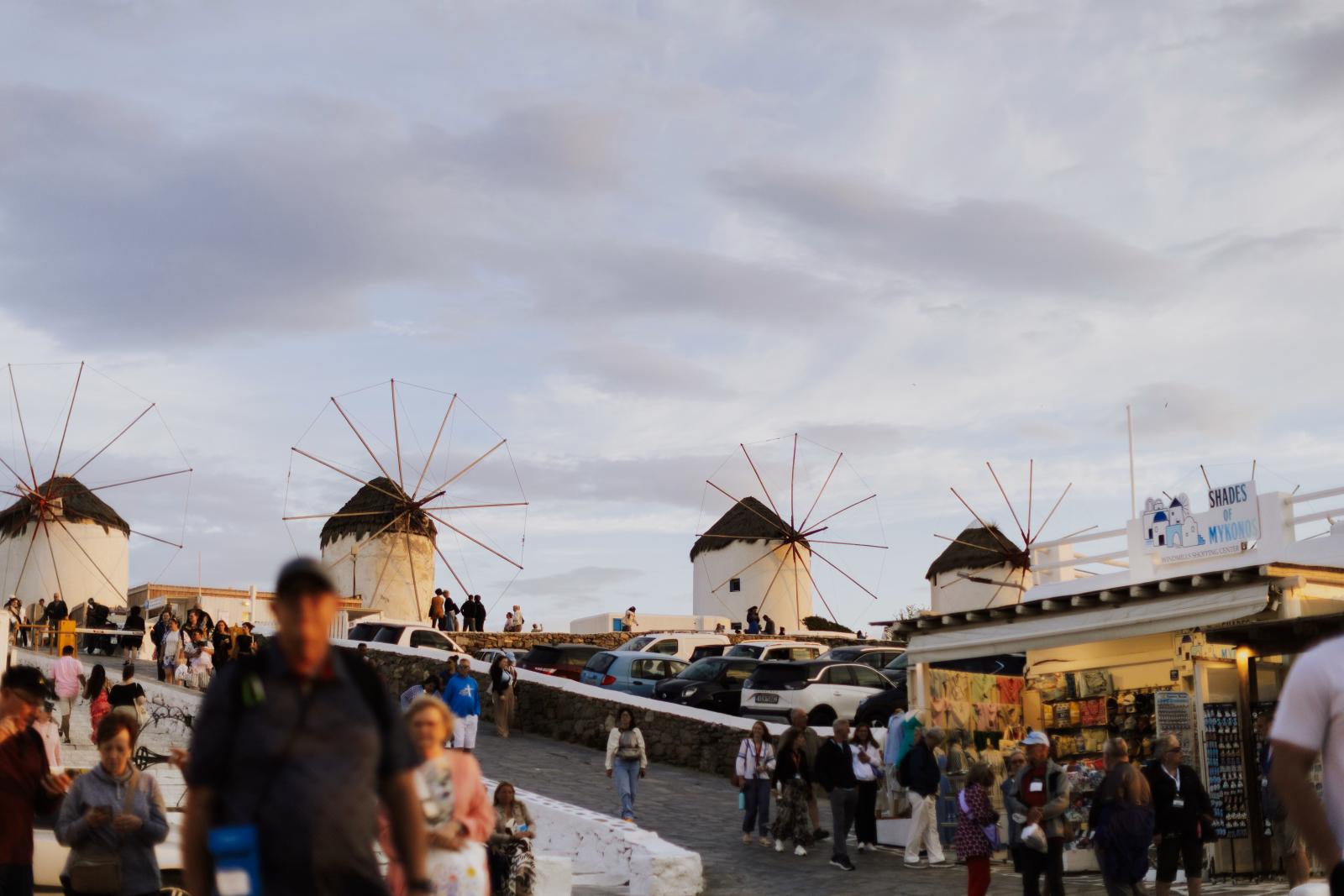 HINTERGRUNDBILD: WINDMÜHLEN VON MYKONOS