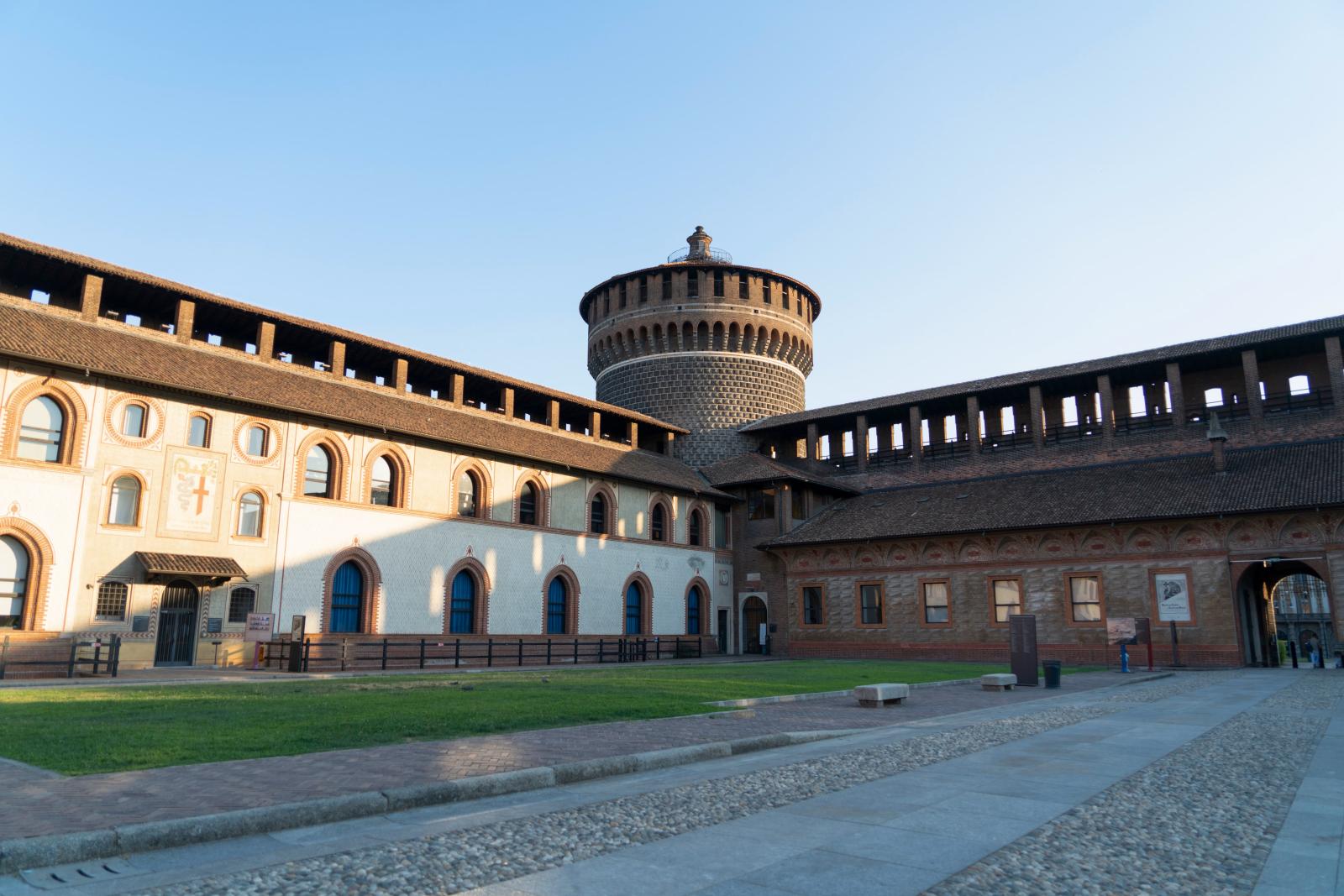 Castello Sforzesco]