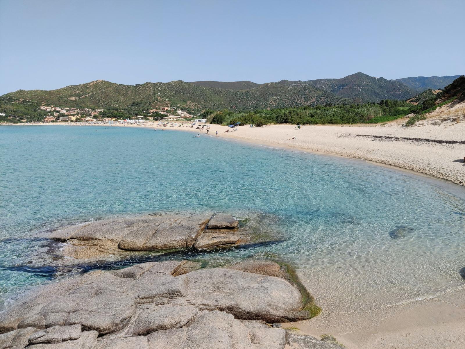 Sardinischer Strand mit türkisfarbenem Wasser