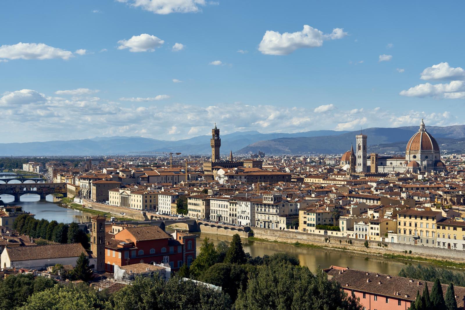 Panorama von Florenz mit Dom und Arno