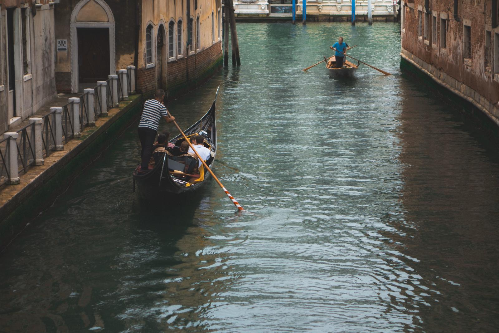 Gondel auf einem venezianischen Kanal