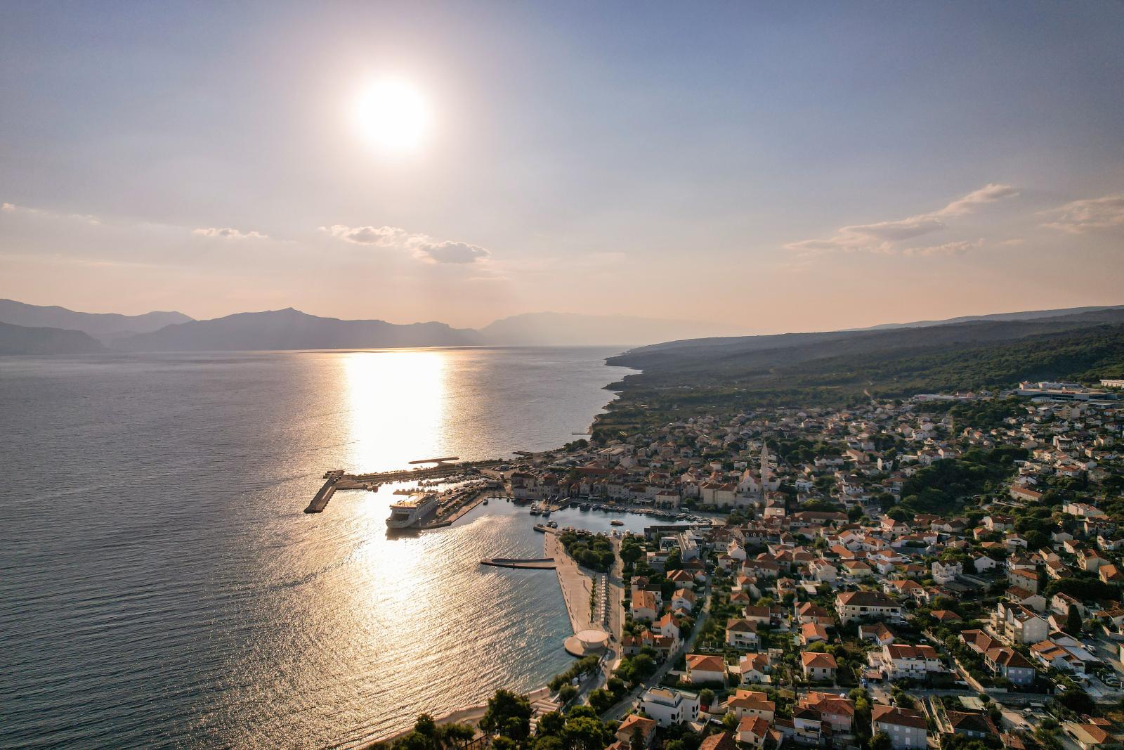 Sonnenuntergang über der Küste von Brač