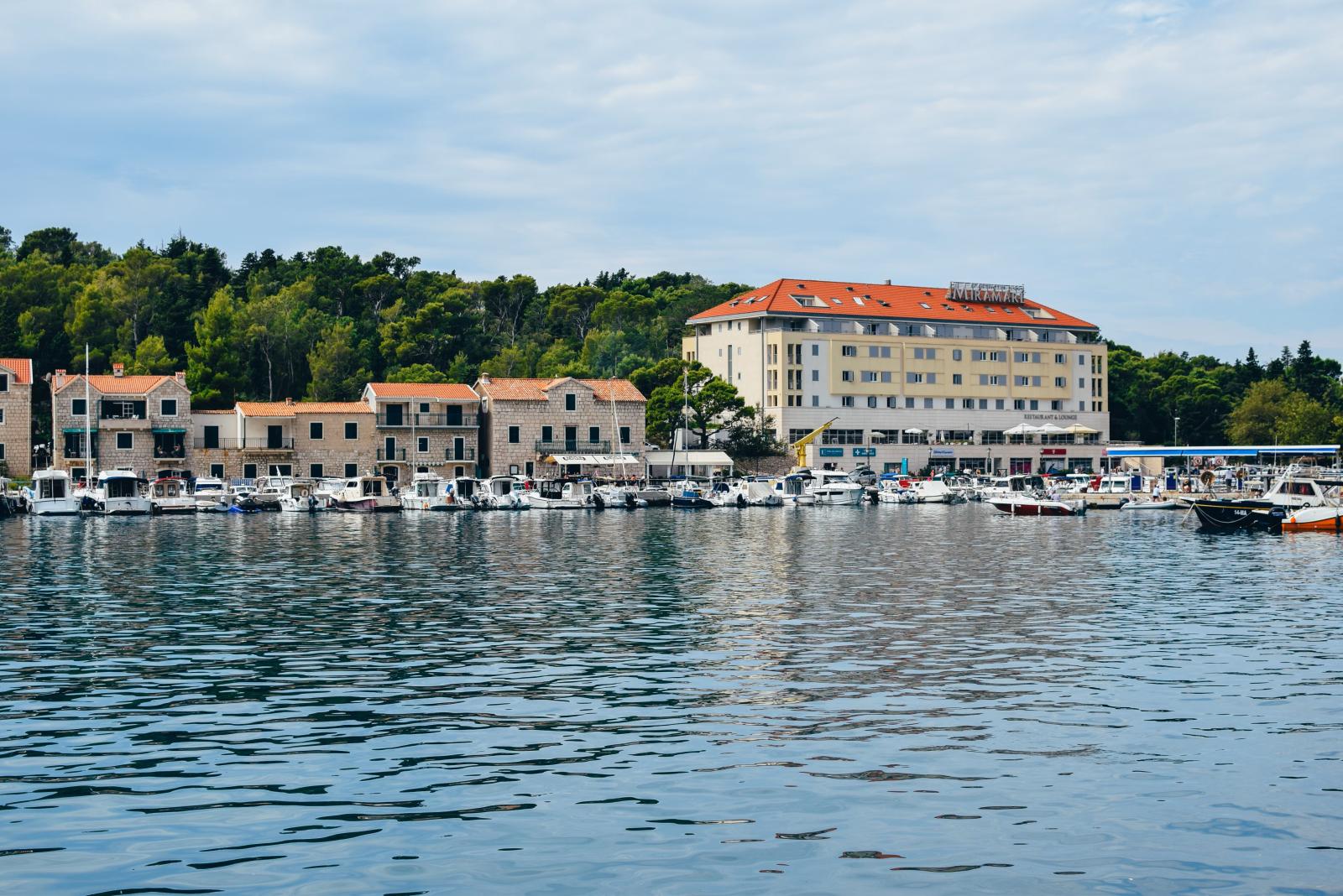 Hafen und Uferpromenade von Makarska