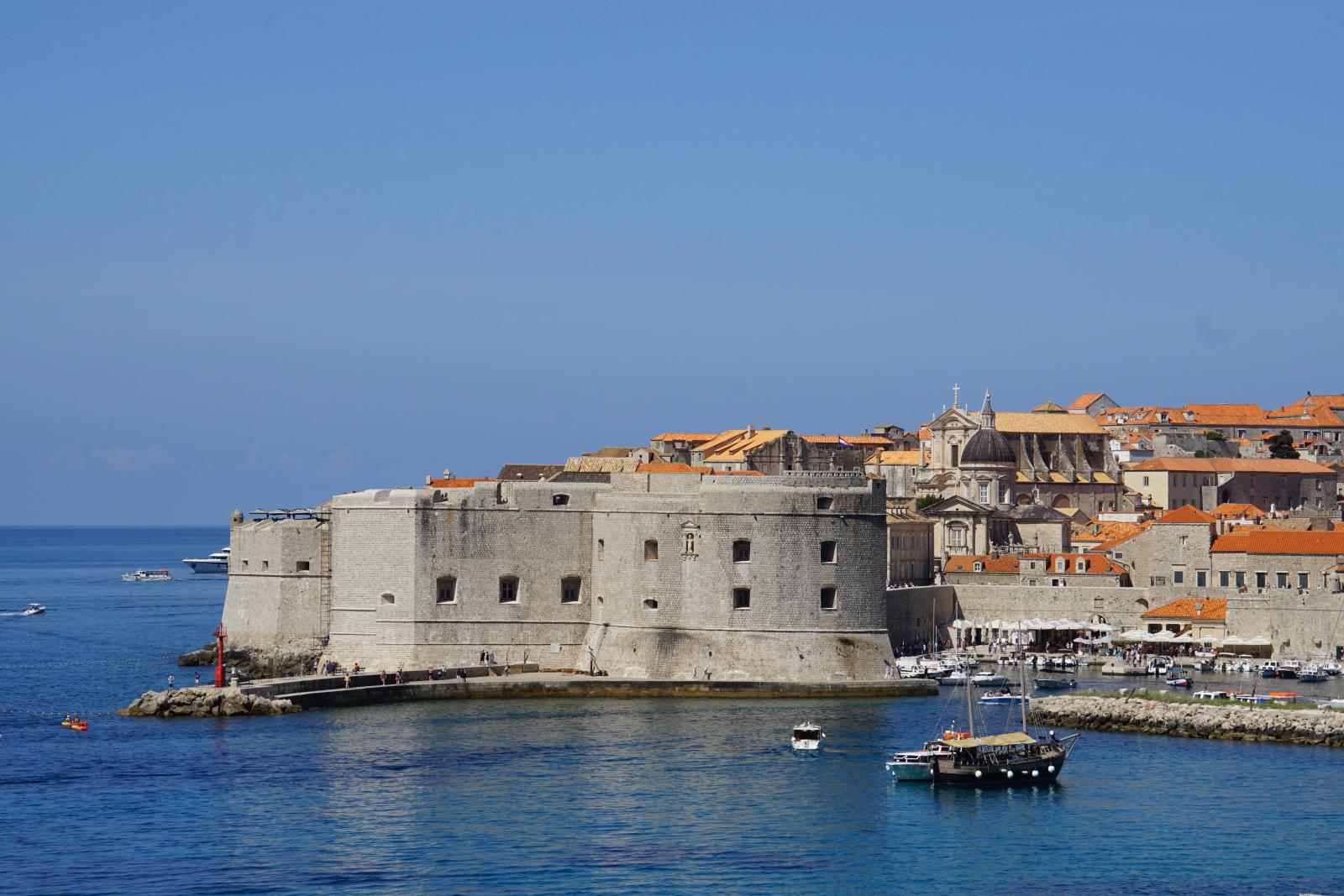 Bootsausflug vor Dubrovnik mit Inseln, kristallklarem Wasser und mediterraner Küste