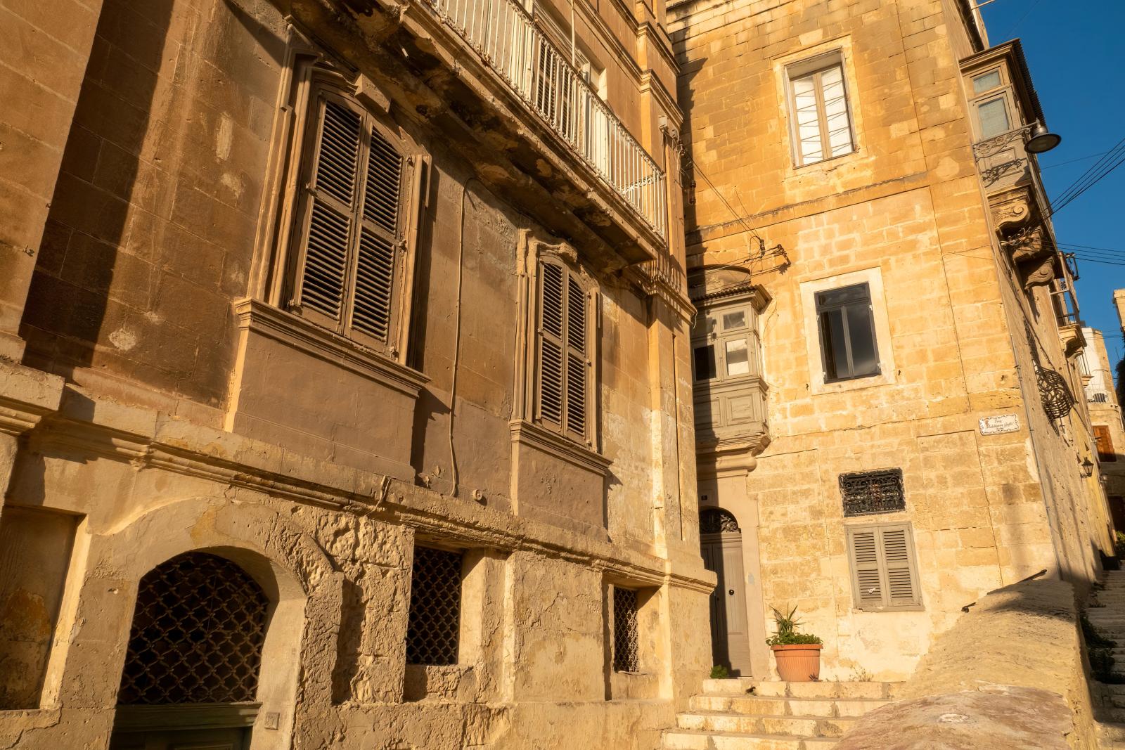 Historische Gasse in Valletta oder Mdina