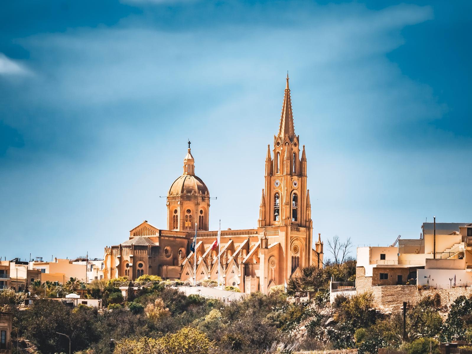 Historische Zitadelle von Victoria auf Gozo mit Blick über die Insel]
