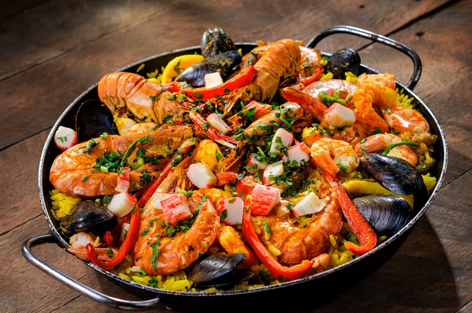 Portugiesische Küche mit Fisch, Meeresfrüchten und regionalen Spezialitäten