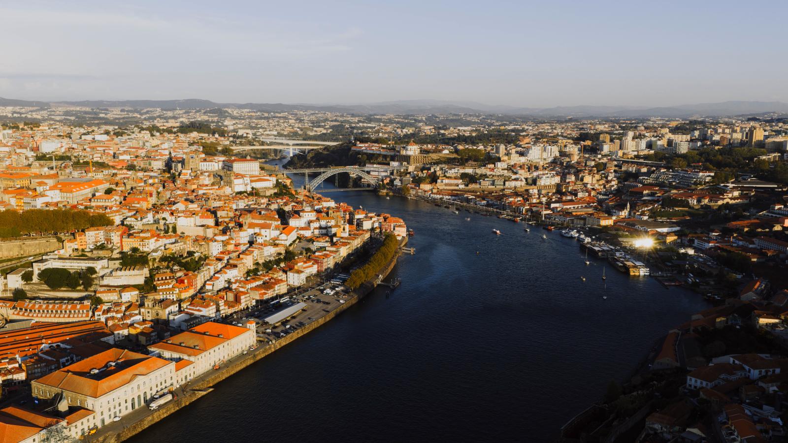 Panorama von Porto mit Ribeira und Douro