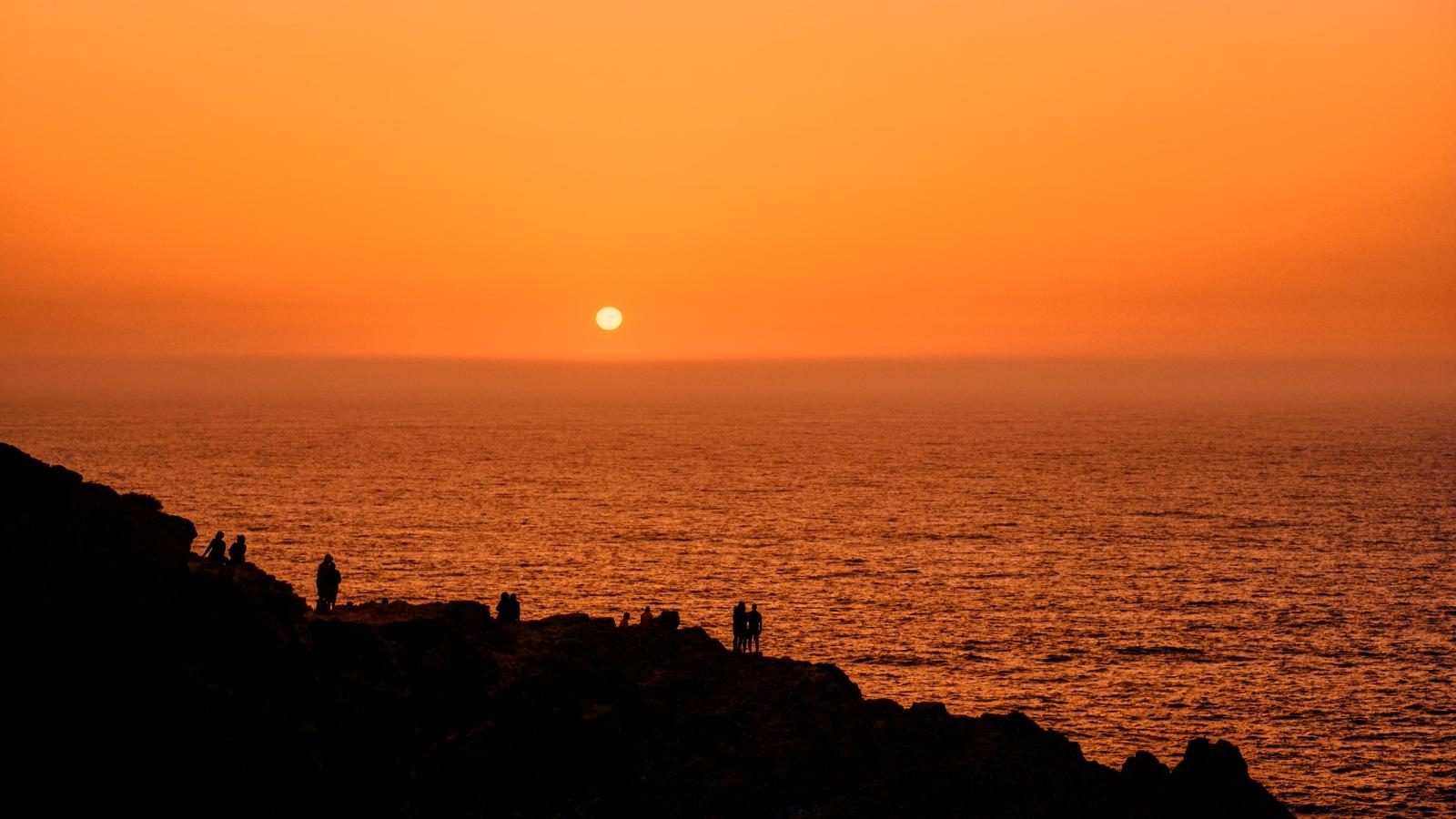 Sonnenuntergang über Madeiras Atlantikküste