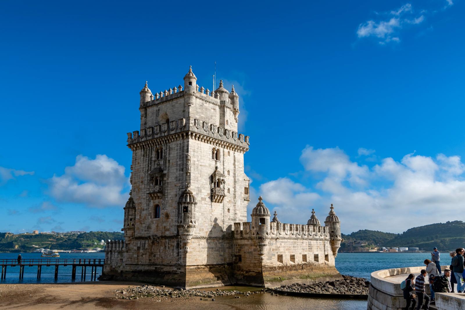 Torre de Belém am Ufer des Tejo