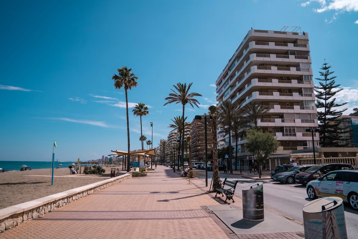 : Costa del Sol Urlaub mit Strand und Meer