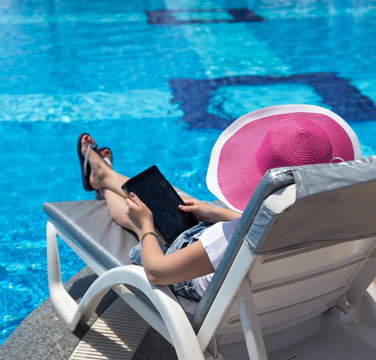 Lanzarote Hotel mit Pool und Meerblick