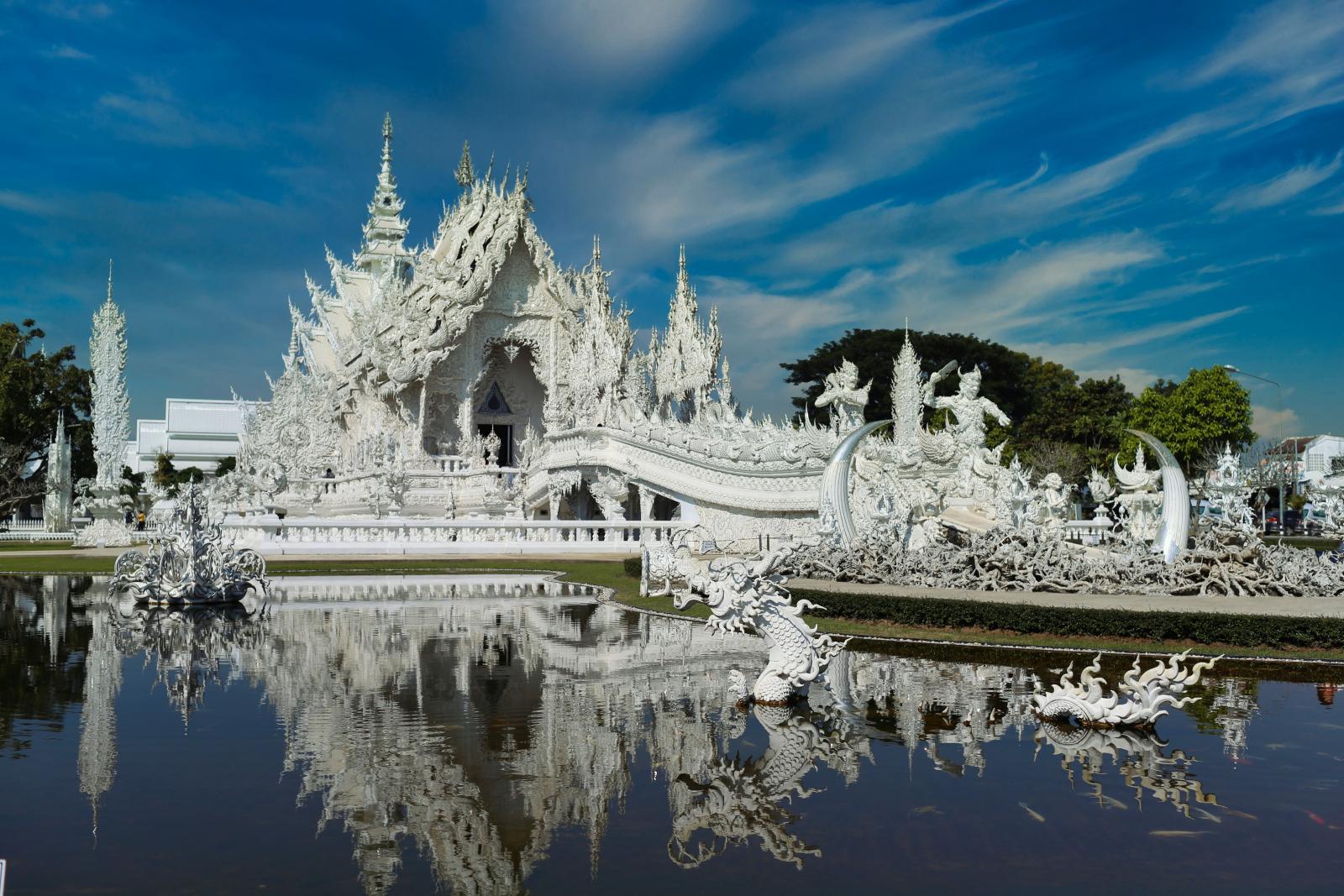 Wat Rong Khun, der berühmte Weiße Tempel von Chiang Rai in Thailand