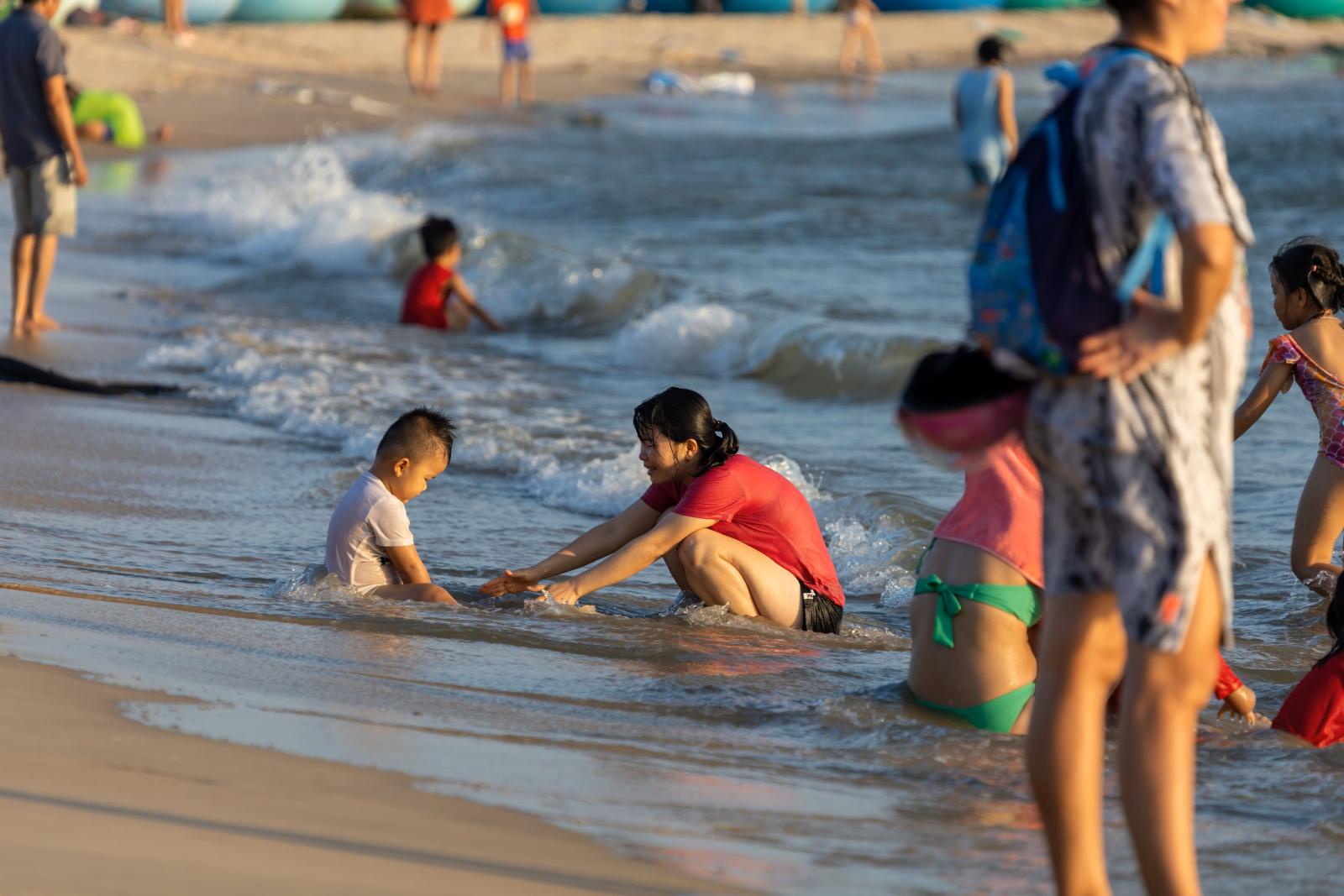 Familienurlaub in Thailand mit Kindern am Strand