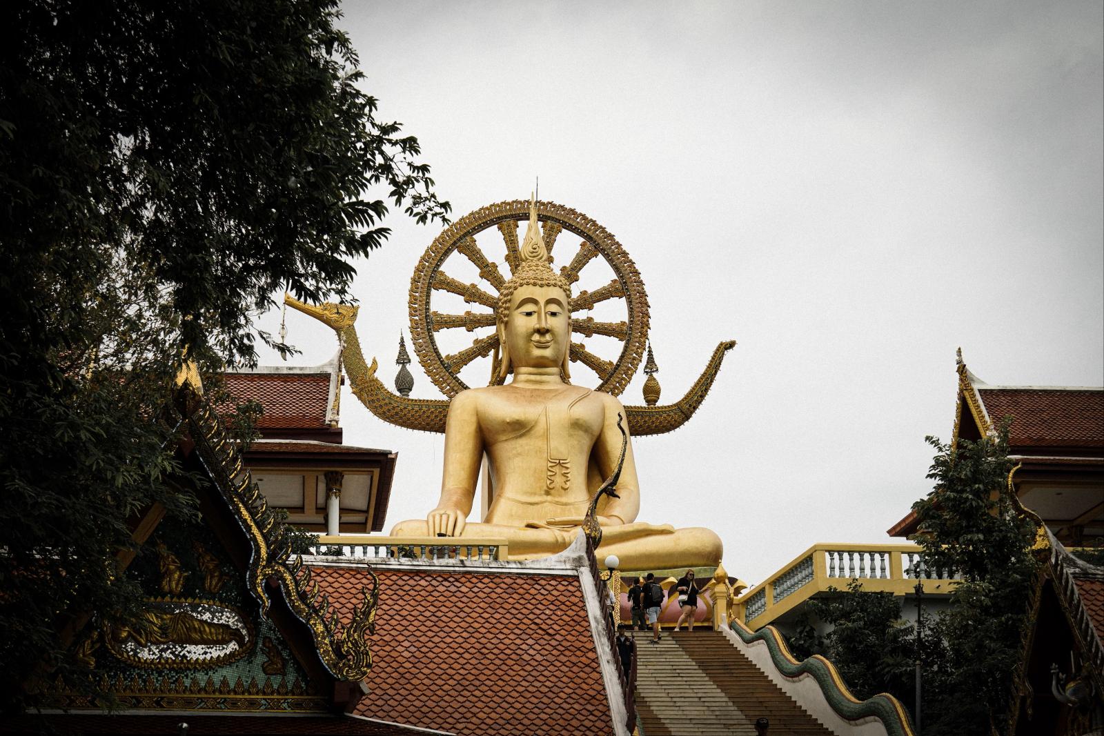 Koh Samui Sehenswürdigkeiten – buddhistischer Tempel in Thailand.