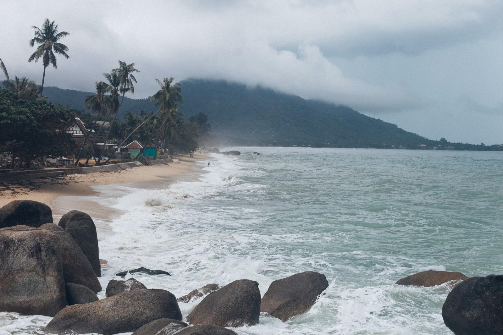 Koh Samui Strände – weißer Sand und türkisblaues Meer.