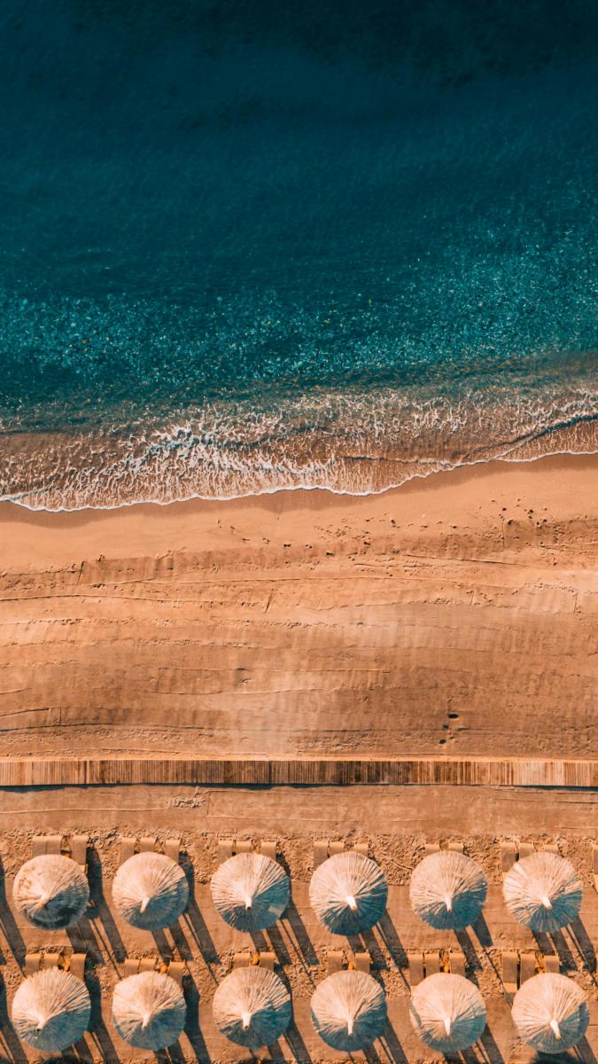 Strand und Rotes Meer bei Hurghada aus der Luft