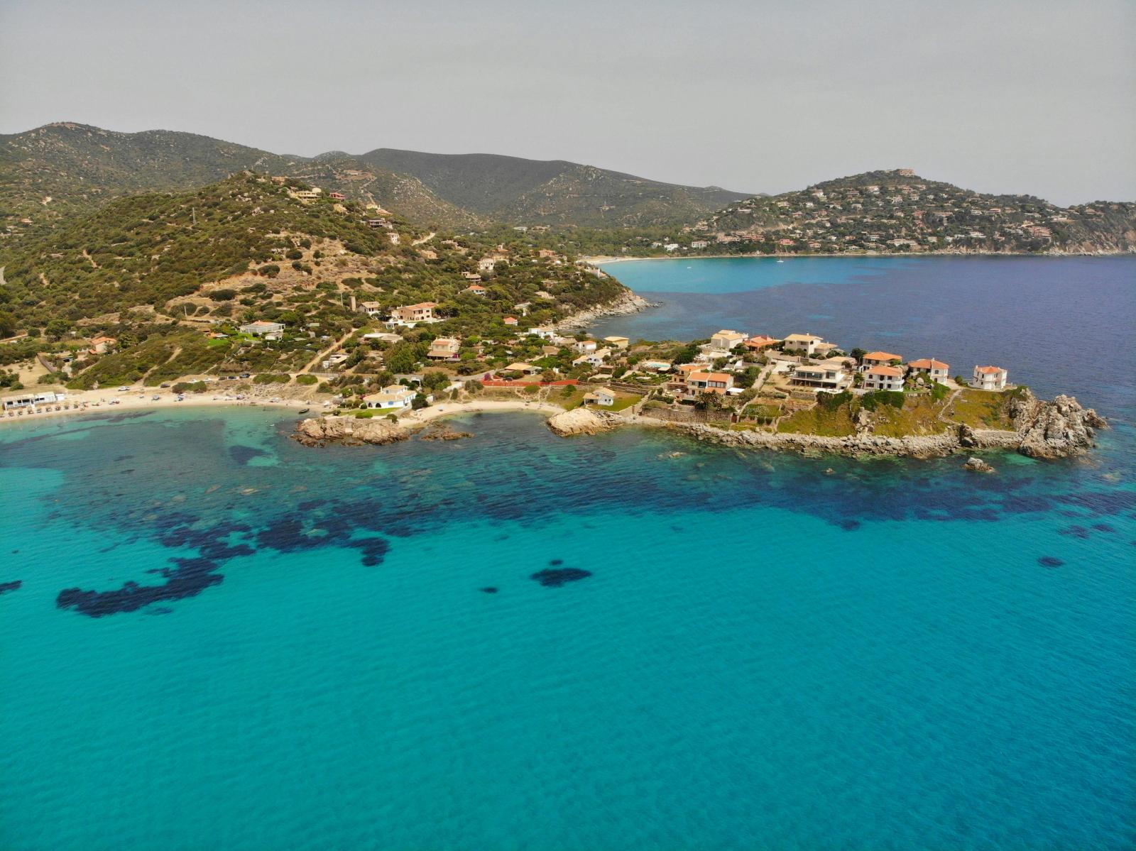 Chalkidiki Urlaub mit Küste Bucht und türkisblauem Meer