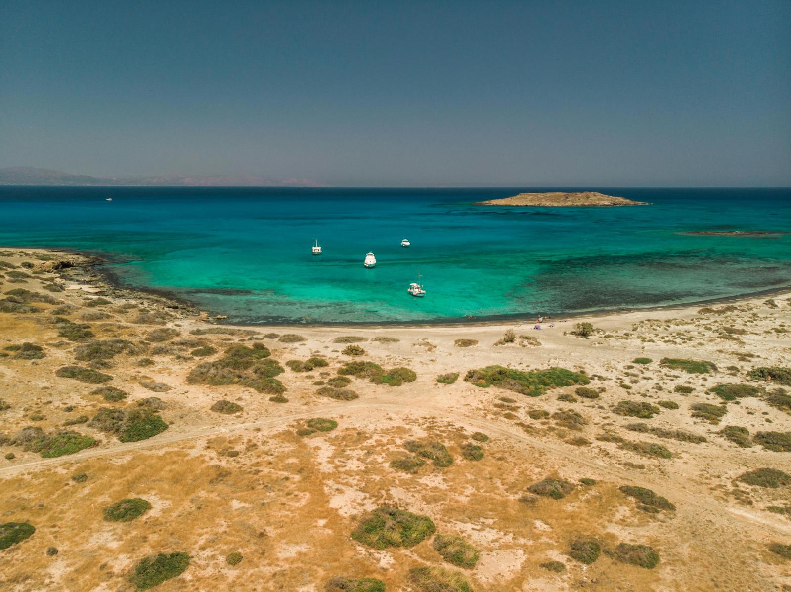 Kos Urlaub mit Strand türkisblauem Meer und Inselblick