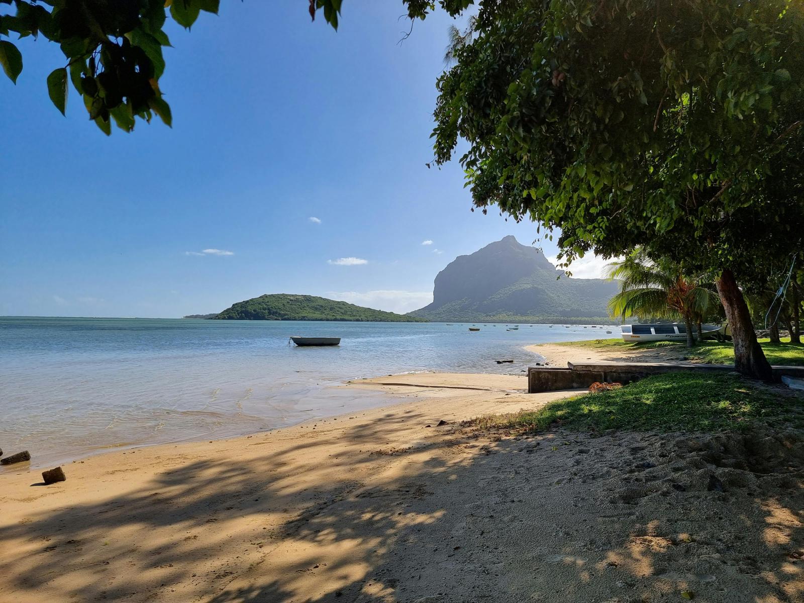 Mauritius Urlaub Strand Le Morne Lagune und Meer
