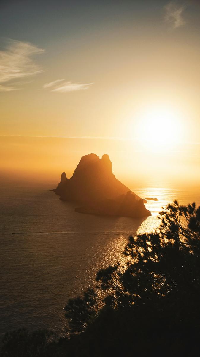 Sonnenuntergang mit Blick auf Es Vedrà vor Ibiza