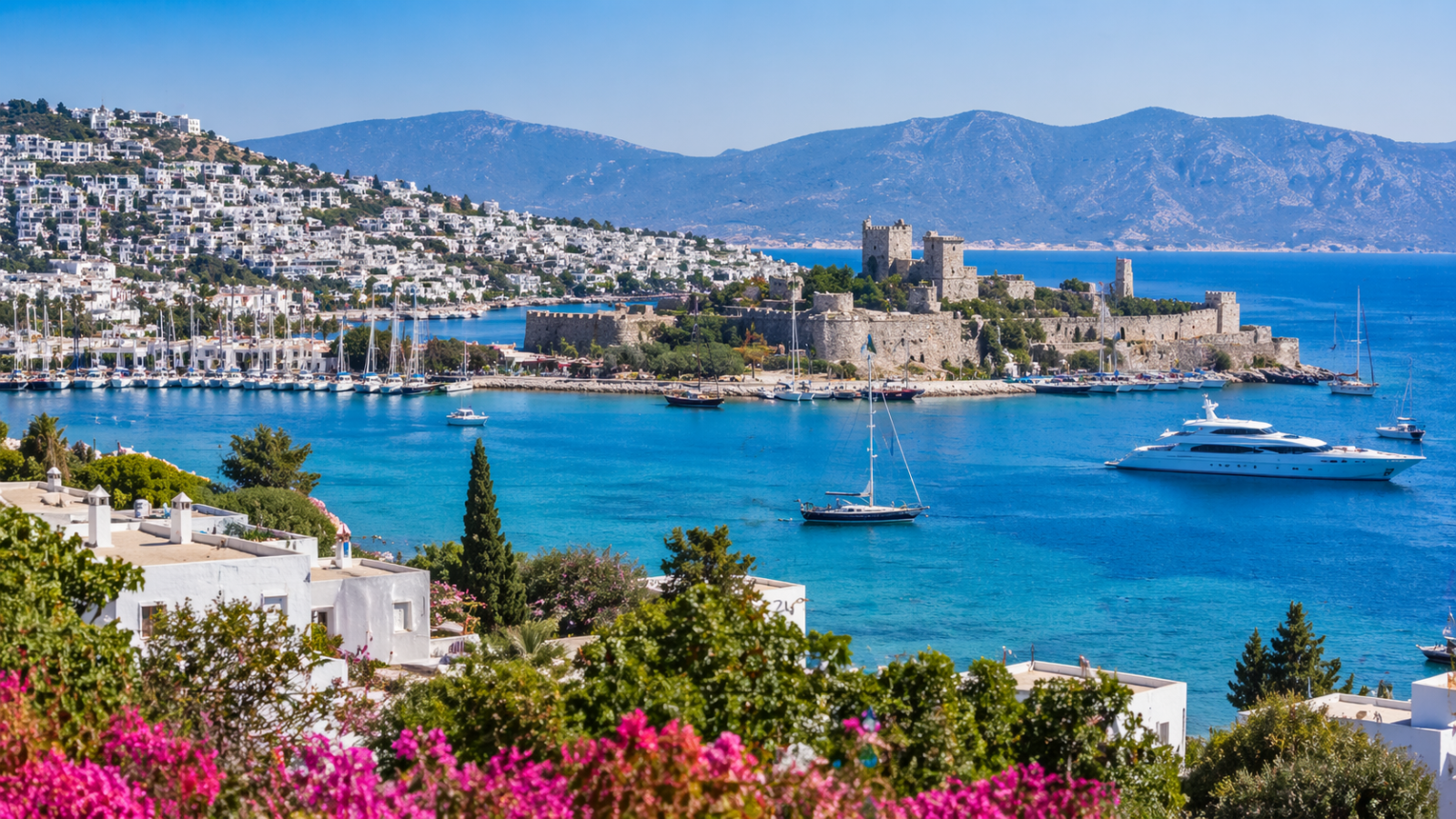 Bodrum Urlaub an der Türkischen Ägäis mit Hafen, Meer und mediterraner Küstenlandschaft