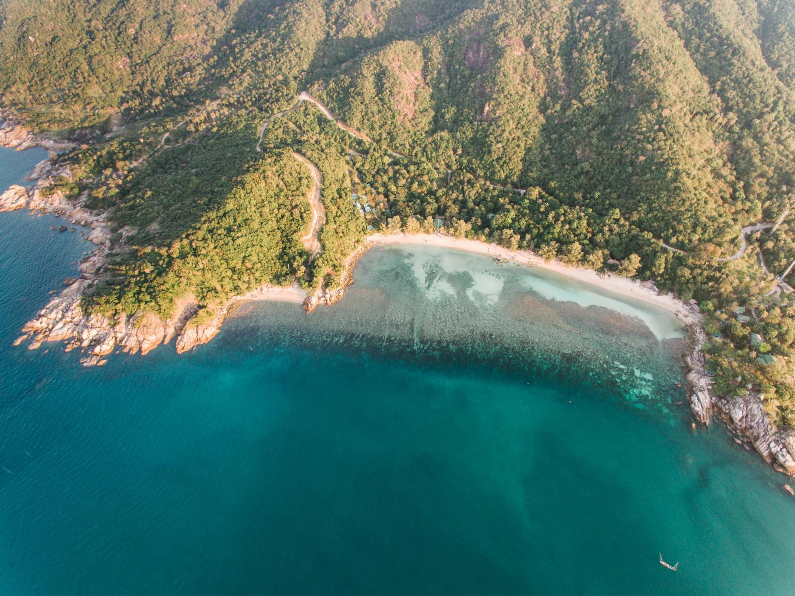 Hängematte unter Palmen am Strand von Koh Samui